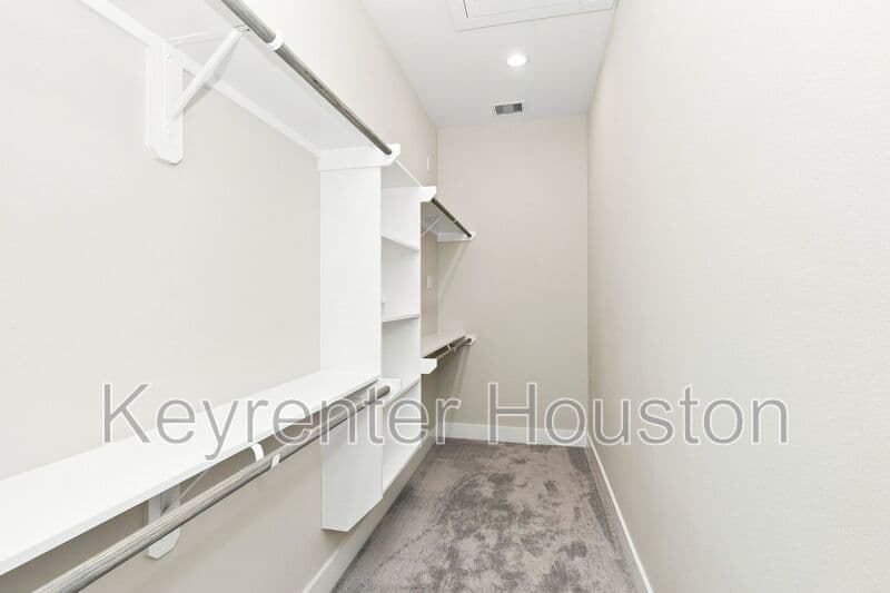 Houston House: 8316 Curry Rd.