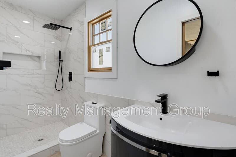 San Diego House: 4471 Cleveland Ave