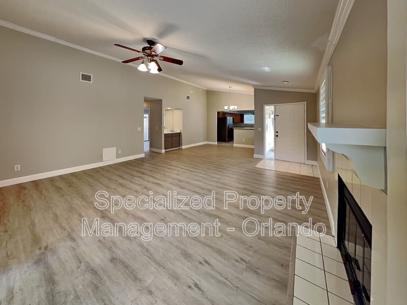 Longwood House: 220 S Fox Chase Pt