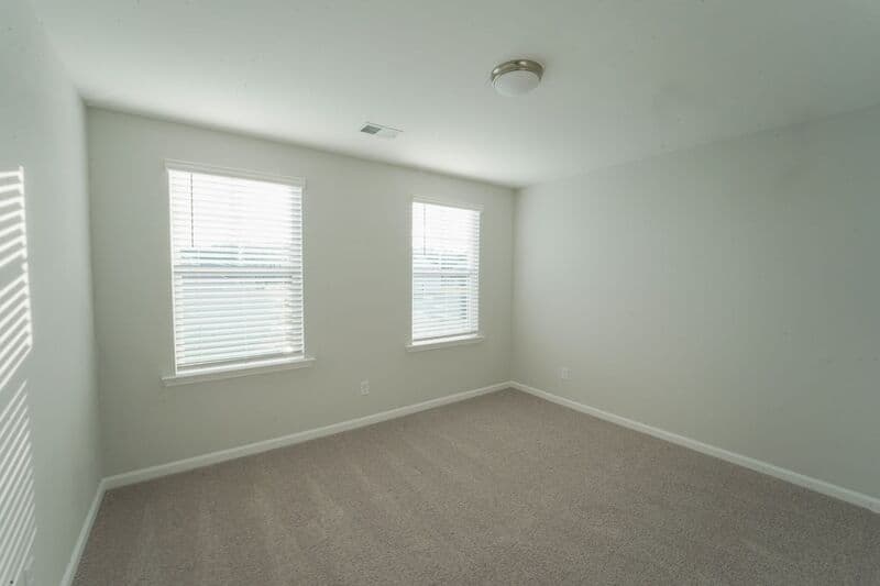 Savannah House: 257 Brookline Dr
