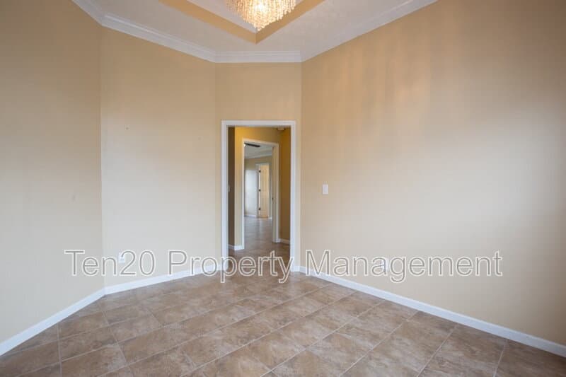 Phenix City House: 25 Kalin Street