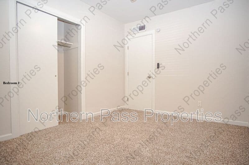 El Paso House: 4920 Alps