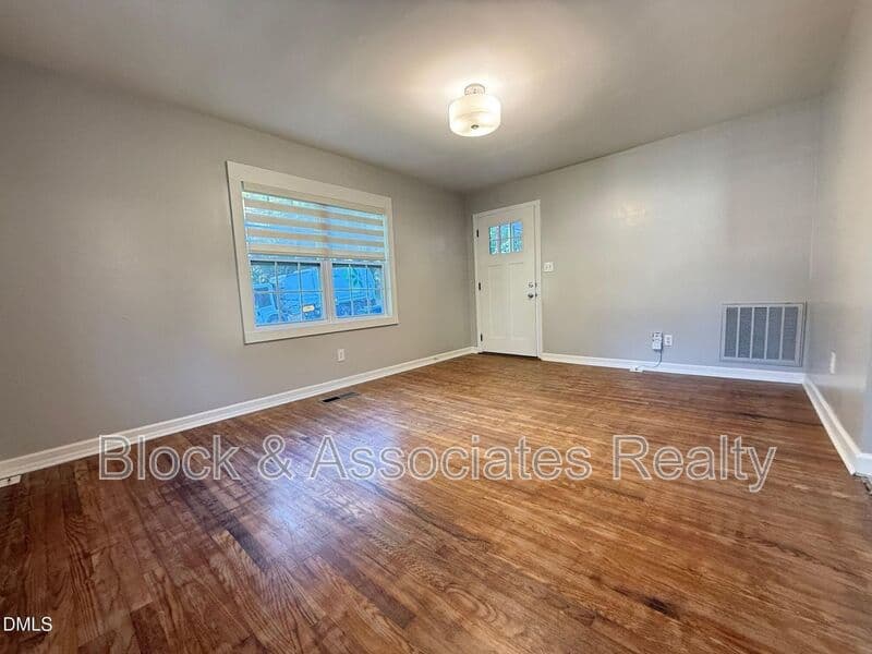 Raleigh House: 5215 Vann Street