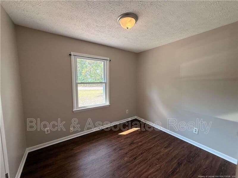 Hope Mills House: 4805 Fellows Ct