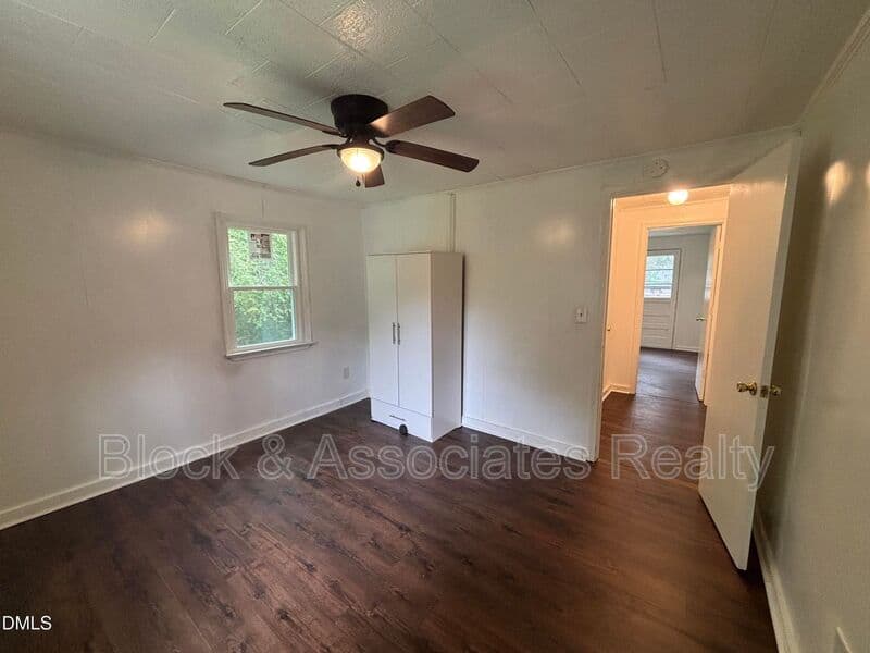 Bear Creek House: 87 Robert Thompson Rd