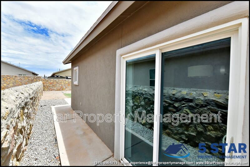 El Paso House: 872 Colbert Shapleigh Place !!