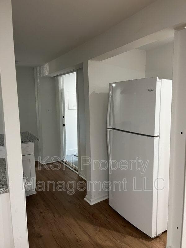 Savannah House: 1011 E 39th St