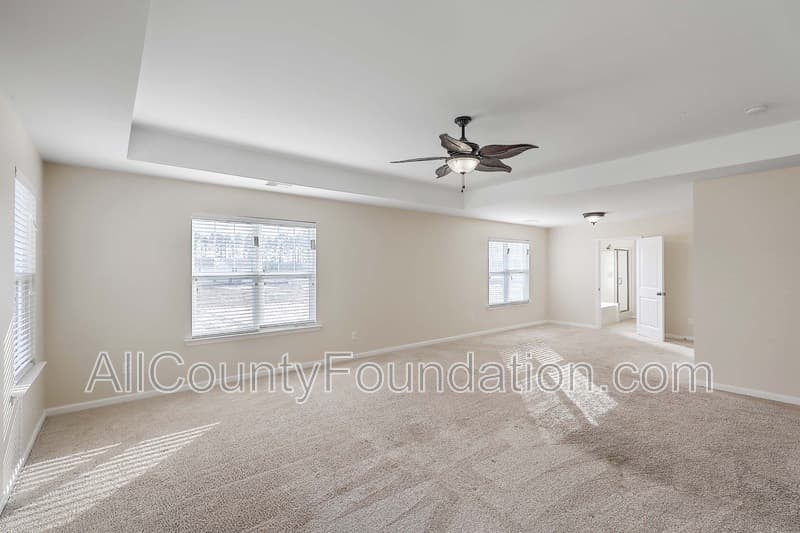 Summerville House: 431 Flat Rock Ln