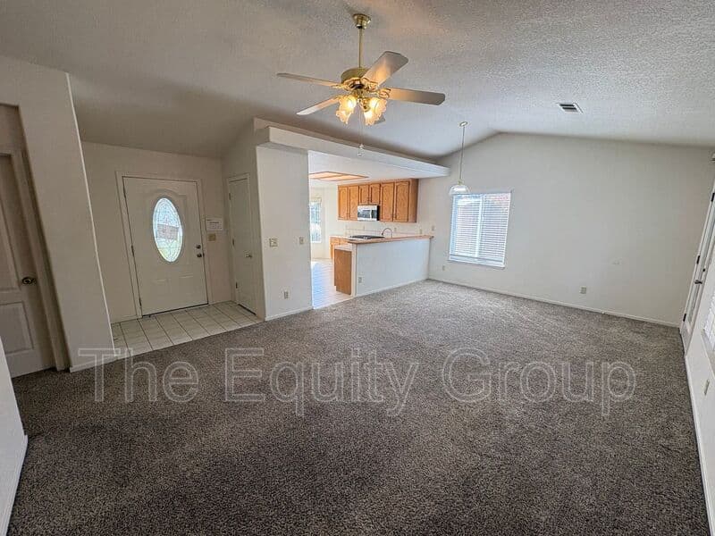 Visalia House: 323 South Citrus Court