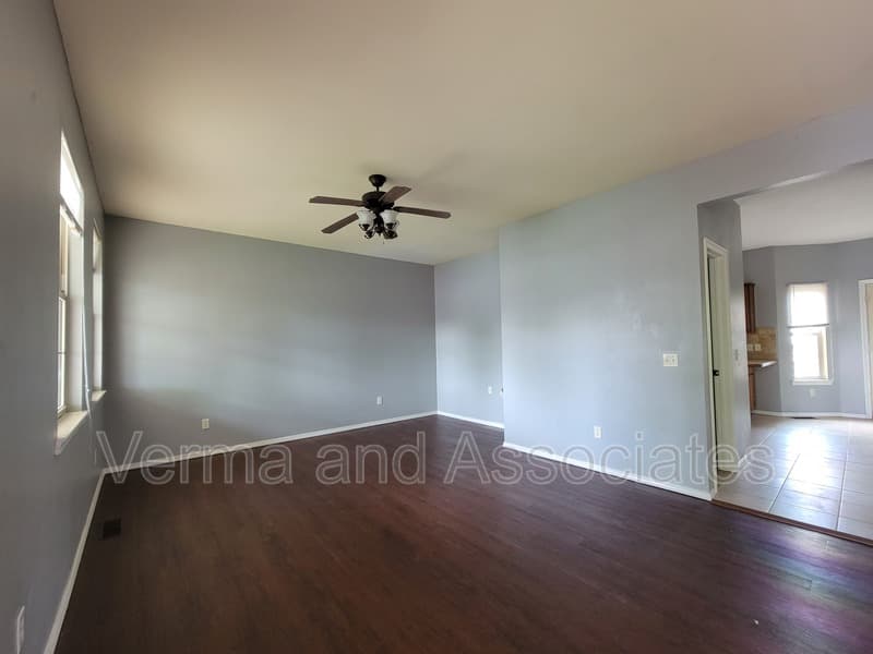 Centerton Townhome: 192 Fair St