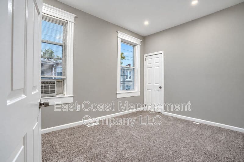 Baltimore House: 2200 N Rosedale St