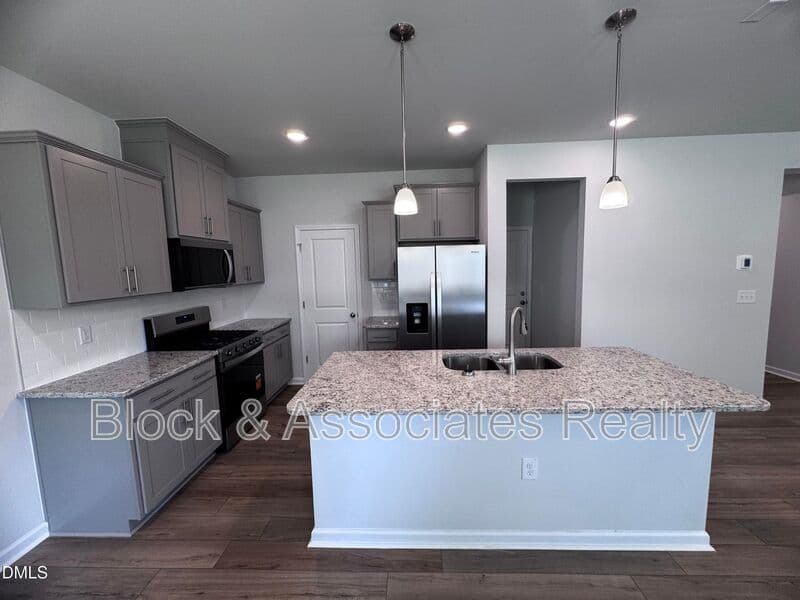 Raleigh House: 203 Broomside Avenue