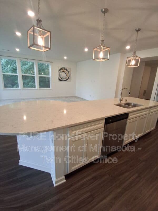 Woodbury House: 4739 Schilling Ct