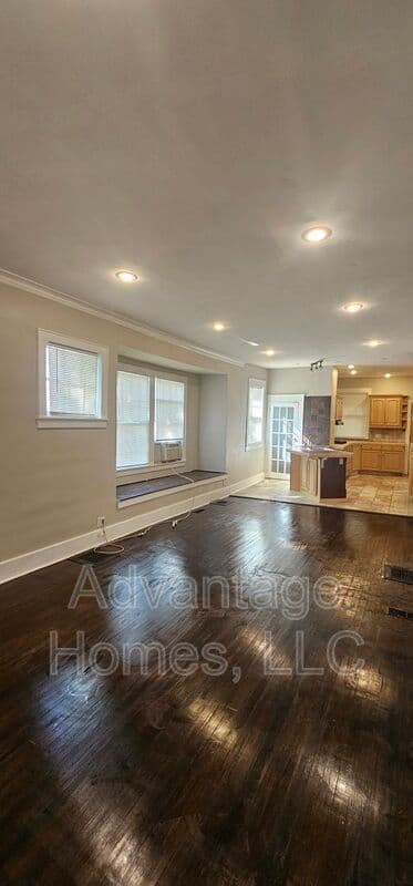 Kansas City House: 3808 Roanoke
