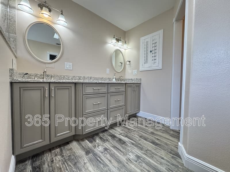 Spring Hill House: 6153 Mountain Way Avenue