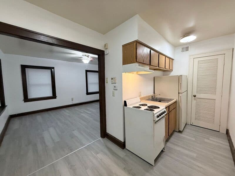 Independence House: 625 West Maple Avenue