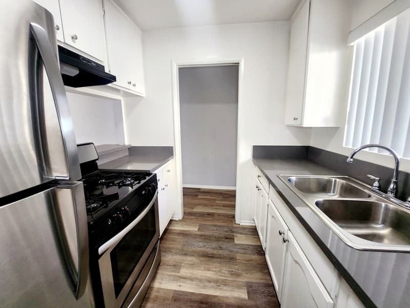 Los Angeles Condo: 123 South Catalina Street - 216