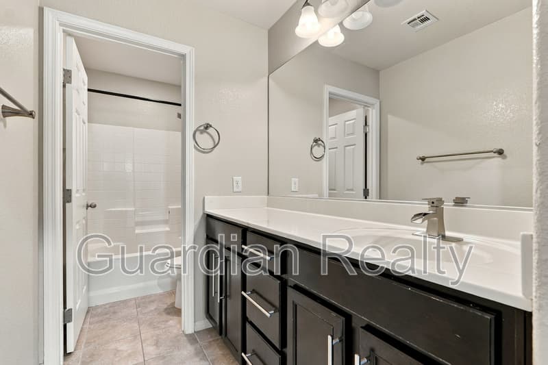 Las Vegas House: 5582 Grinding Rock Way