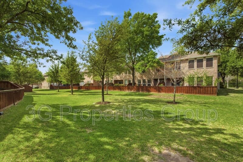 Lewisville House: 2925 St. Andrews Drive