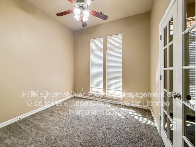 Broken Arrow House: 1012 W Fargo Ln