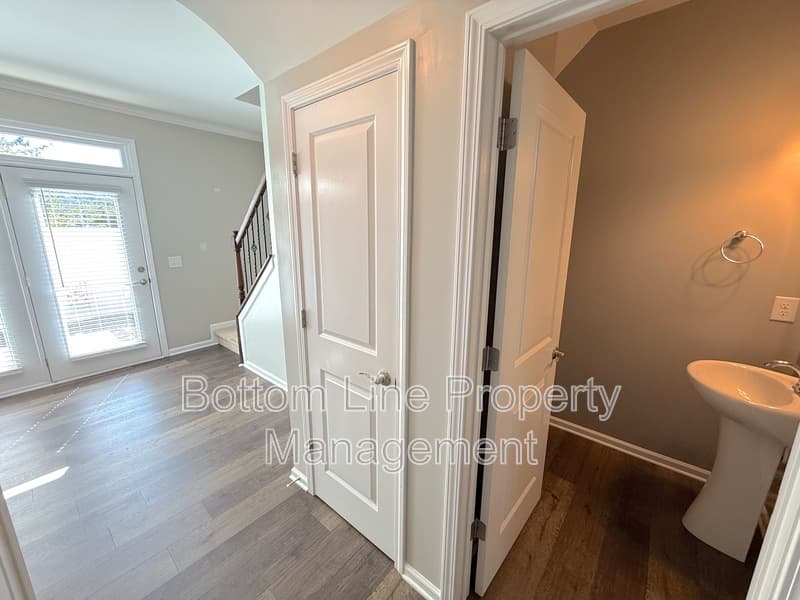 Belmont Townhome: 728 River Park Rd