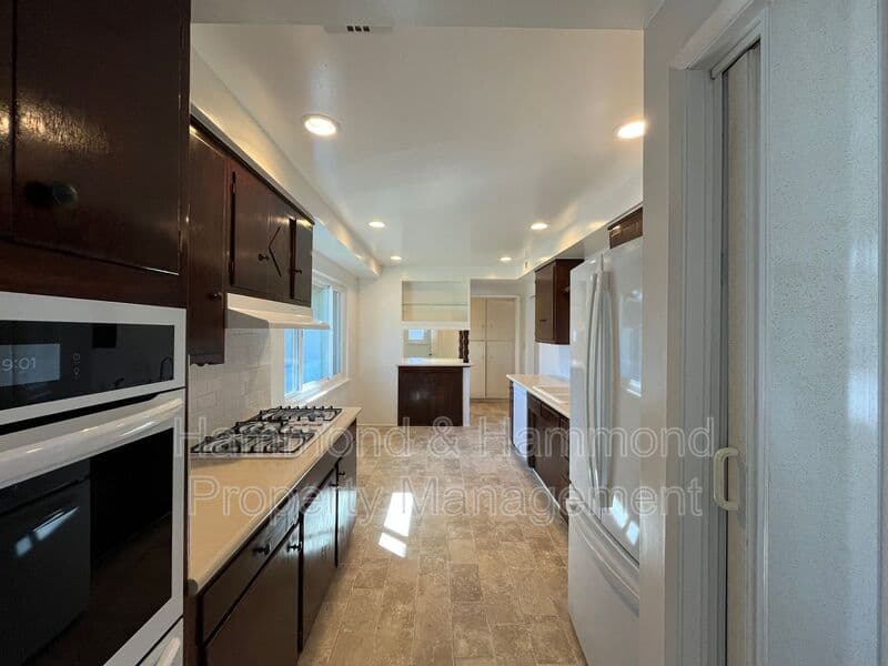 Canoga Park House: 7859 Hanna Ave.