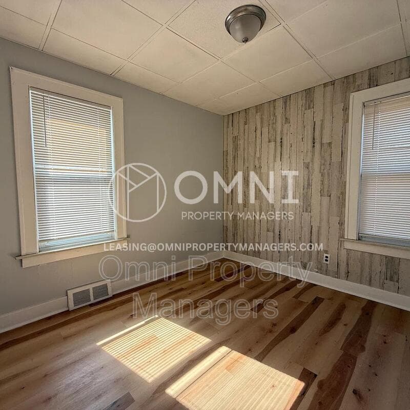 Detroit Condo: 19361 Moenart St