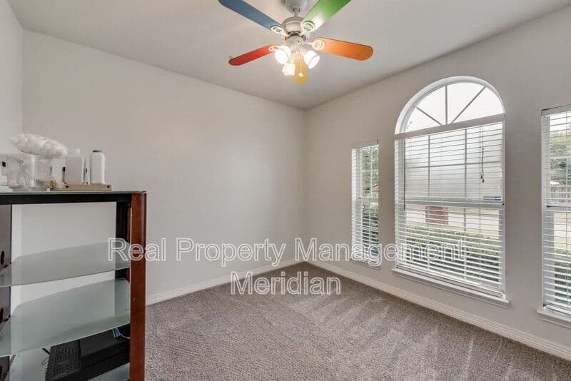 Blue Mound House: 10505 Braewood Dr