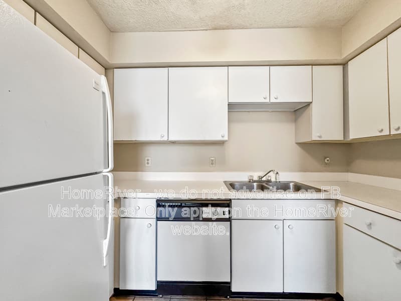 Tampa Condo: 305 E Whitehall Ct