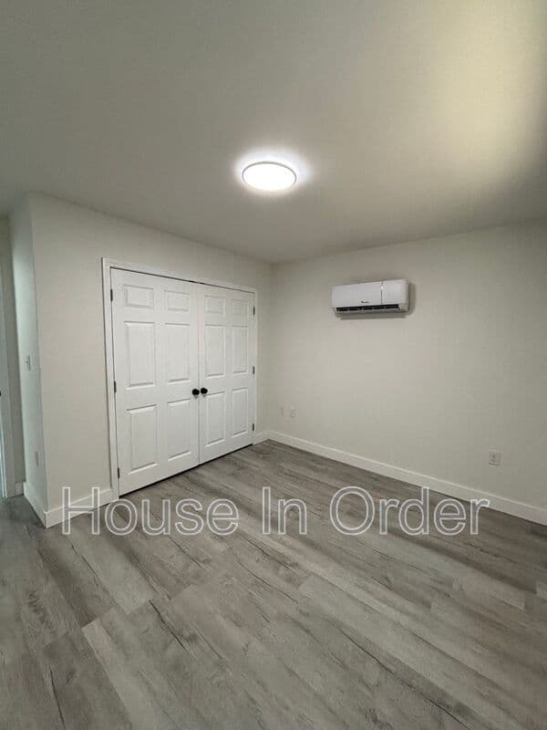 Rutherfordton House: 211 Cowan St