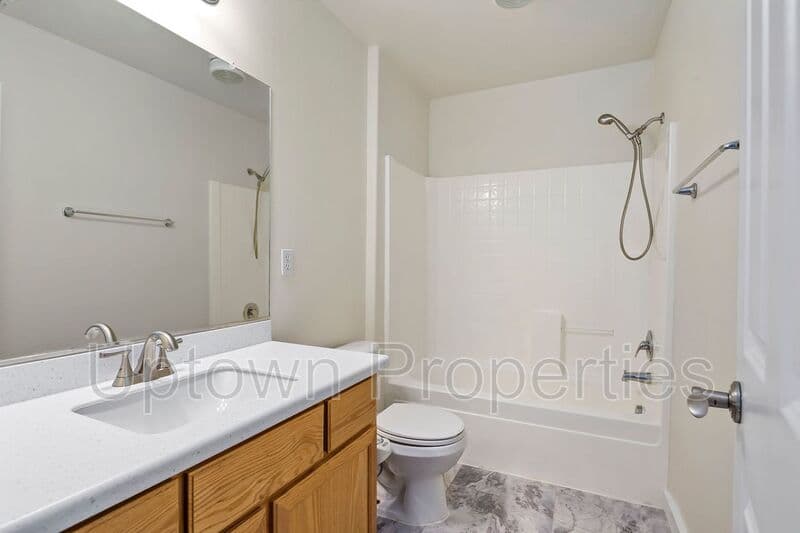 Tualatin House: 9284 SW Sweek Dr