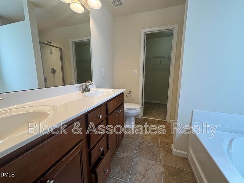 Wake Forest House: 1429 Kirkwood Hill Way