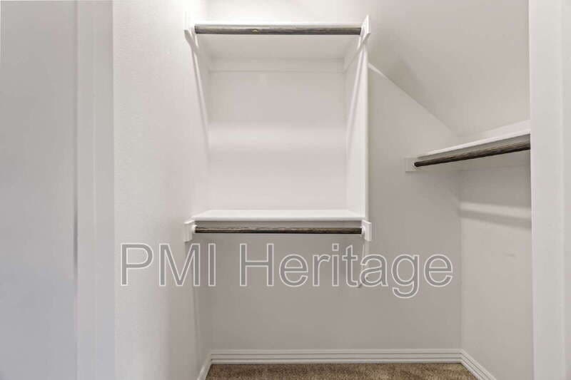 Bentonville House: 5802 Southwest Teppee Avenue