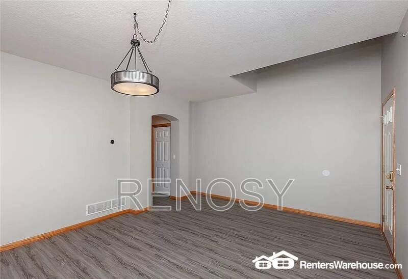 West Des Moines House: 7732 Beechtree Ln