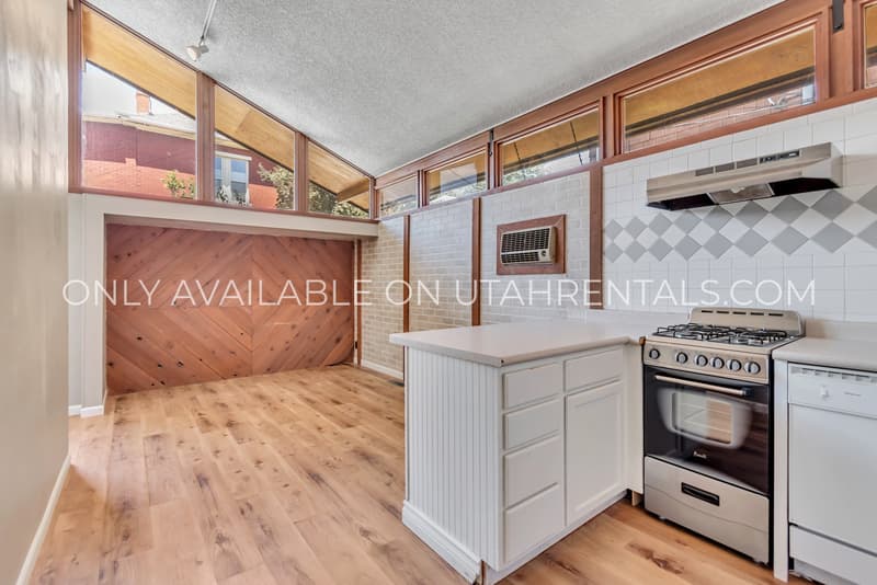 Salt Lake City Condo: 1073 E 200 S