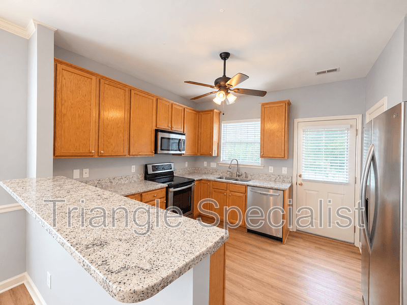 Raleigh House: 5513 Creekdale Circle