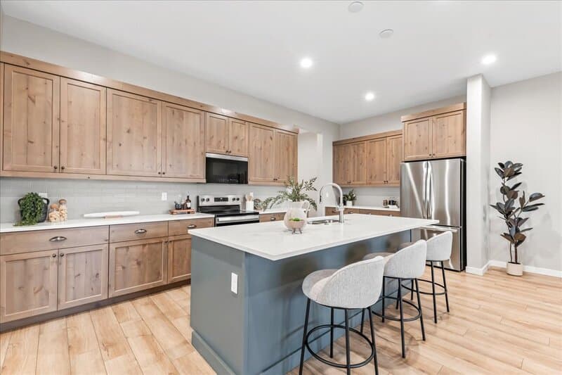 Star Townhome: 2218 North Leatherwood Avenue