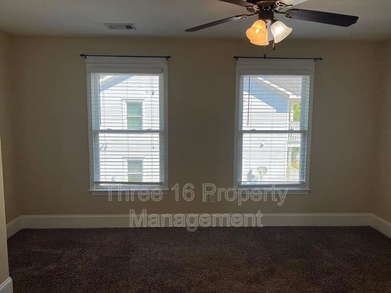 Augusta Townhome: 1555 Craig St