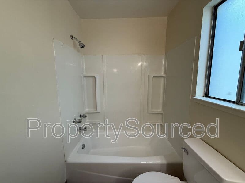 Modesto House: 317 De Vega Ct