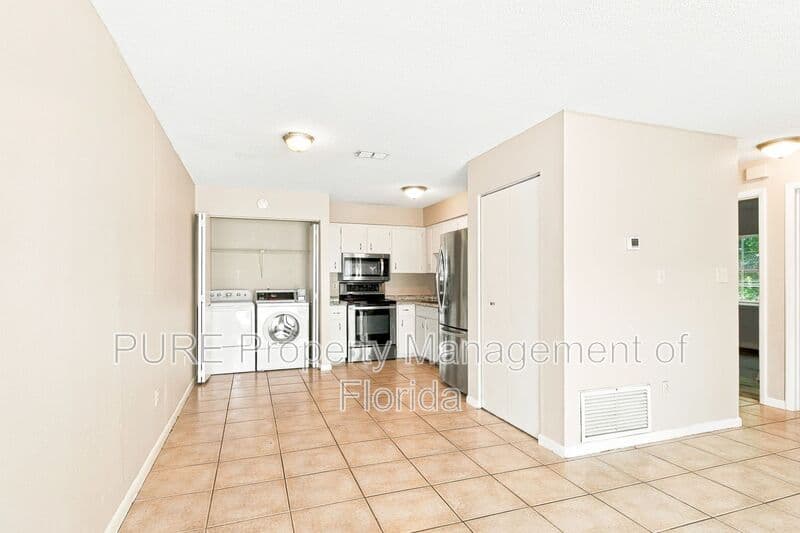 Ocala House: 2040 SE 40th St Rd 1-4