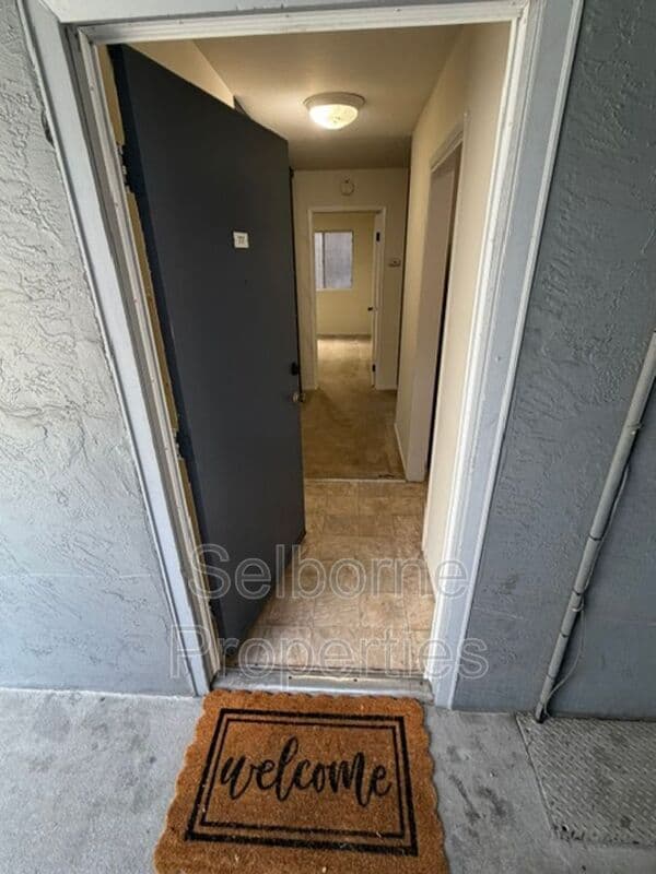 Oakland House: 407 Fairmount Ave