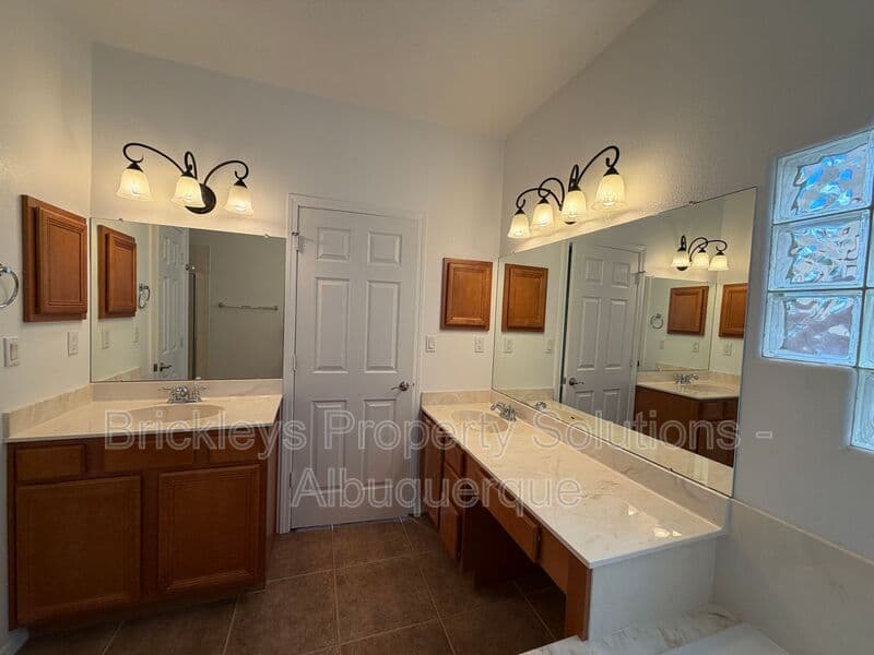 Rio Rancho House: 65 Willow Trace Court SE