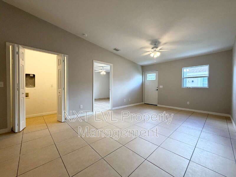 Cape Coral Condo: 1321 SE 8th Ave