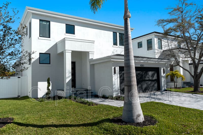Sarasota House: 2345 Bahia Vista St