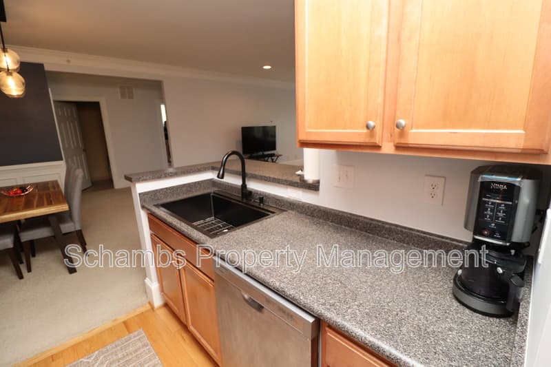 Cary Condo: 933 Portstewart Dr