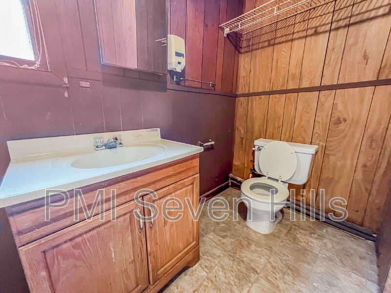 Tallahassee House: 401 Alpha Ave