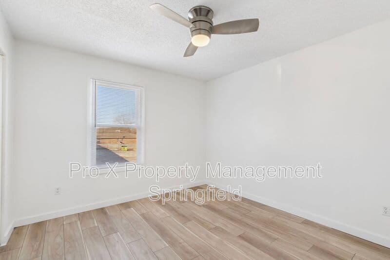 Springfield Condo: 3111 West Greenwood Street