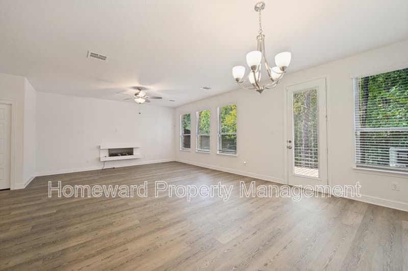 Arlington House: 6834 Neal's Way