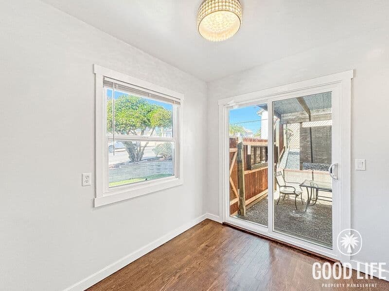 San Diego House: 2235 Midvale Dr