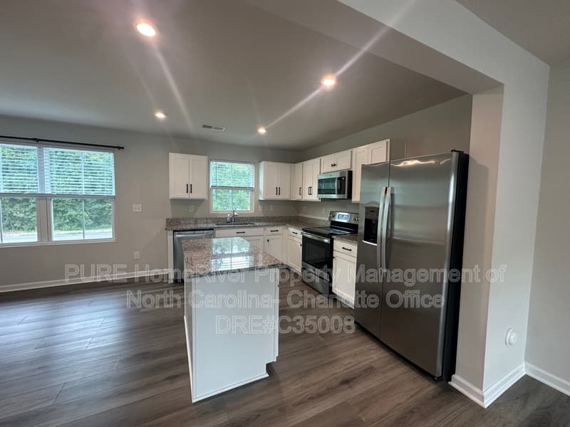 Charlotte House: 2019 Langer St